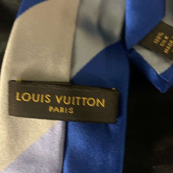 Louis Vuitton Tie - Picture 4 of 6